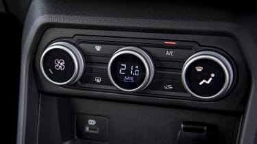 Dacia Sandero Stepway - climate controls