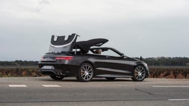 Mercedes-AMG S 63 Cabriolet 2016 - roof closing