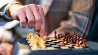 Bentley Bentayga Huntsman - chess board playing