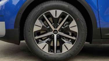 Ford Explorer - alloy wheel detail