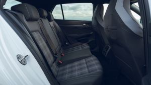 Volkswagen Golf GTD - rear seats