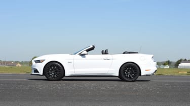 Convertible megatest - Ford Mustang - roof