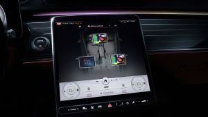 Mercedes%20S-Class%202020%20interior%20technology.jpg