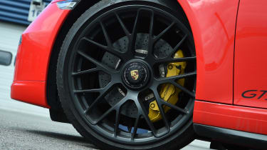 Porsche 911 GTS wheel