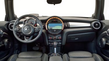 MINI Cooper S 2014 - interior