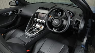 Jaguar F-Type V6S interior