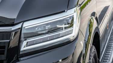 MAN TGE - headlight