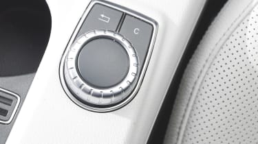 Mercedes COMMAND - dial controls
