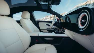 Mercedes CLA 220 Hybrid - front seats