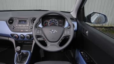 Hyundai i10 UK 2014 interior