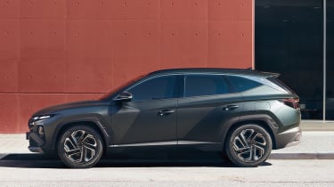 Hyundai Tucson - side
