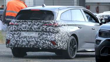 Peugeot 308 Facelift - rear 