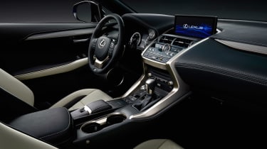 Lexus NX facelift 2017 dash