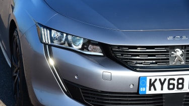 Peugeot 508 Fastback - headlights