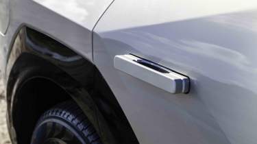 Kia EV9 Air - door handle