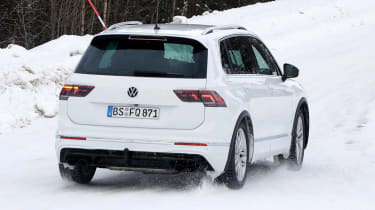 New 2019 Volkswagen Tiguan R spied testing - pictures 