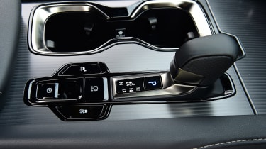 Lexus RX - centre console
