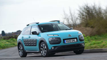 Citroen C4 Cactus cornering