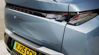 Peugeot E-3008 - rear lights