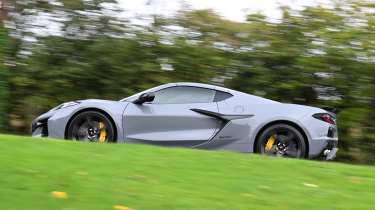 Corvette E-Ray - side