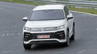 Volkswagen Tayron testing on track - front cornering