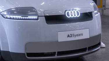 Audi A2 e-tron restomod - front lights