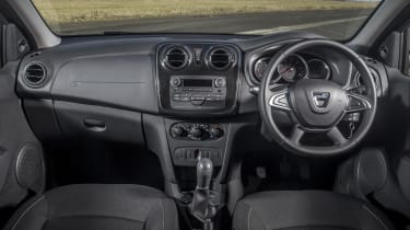 Dacia Sandero SCe 75 Ambiance - interior