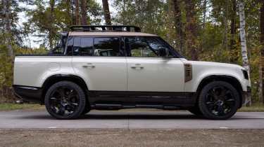 Land Rover Defender pick-up - side profile white