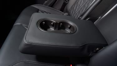 Audi Q4 e-tron - rear armrest
