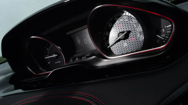 Peugeot 208 GTi - dials