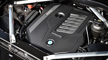 BMW X7 - engine