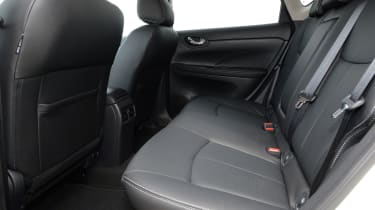 Nissan Pulsar - rear seats