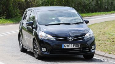 Toyota Verso front action