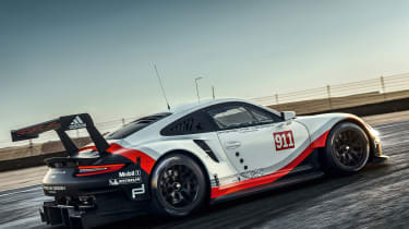 Porsche 911 RSR - rear cornering 2