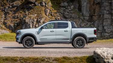 Ford Ranger - side static