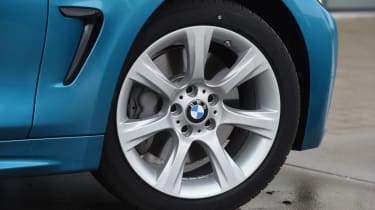 BMW 440i - wheel