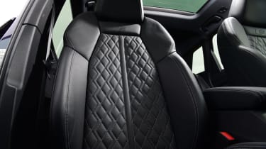 Audi Q4 e-tron - front seats
