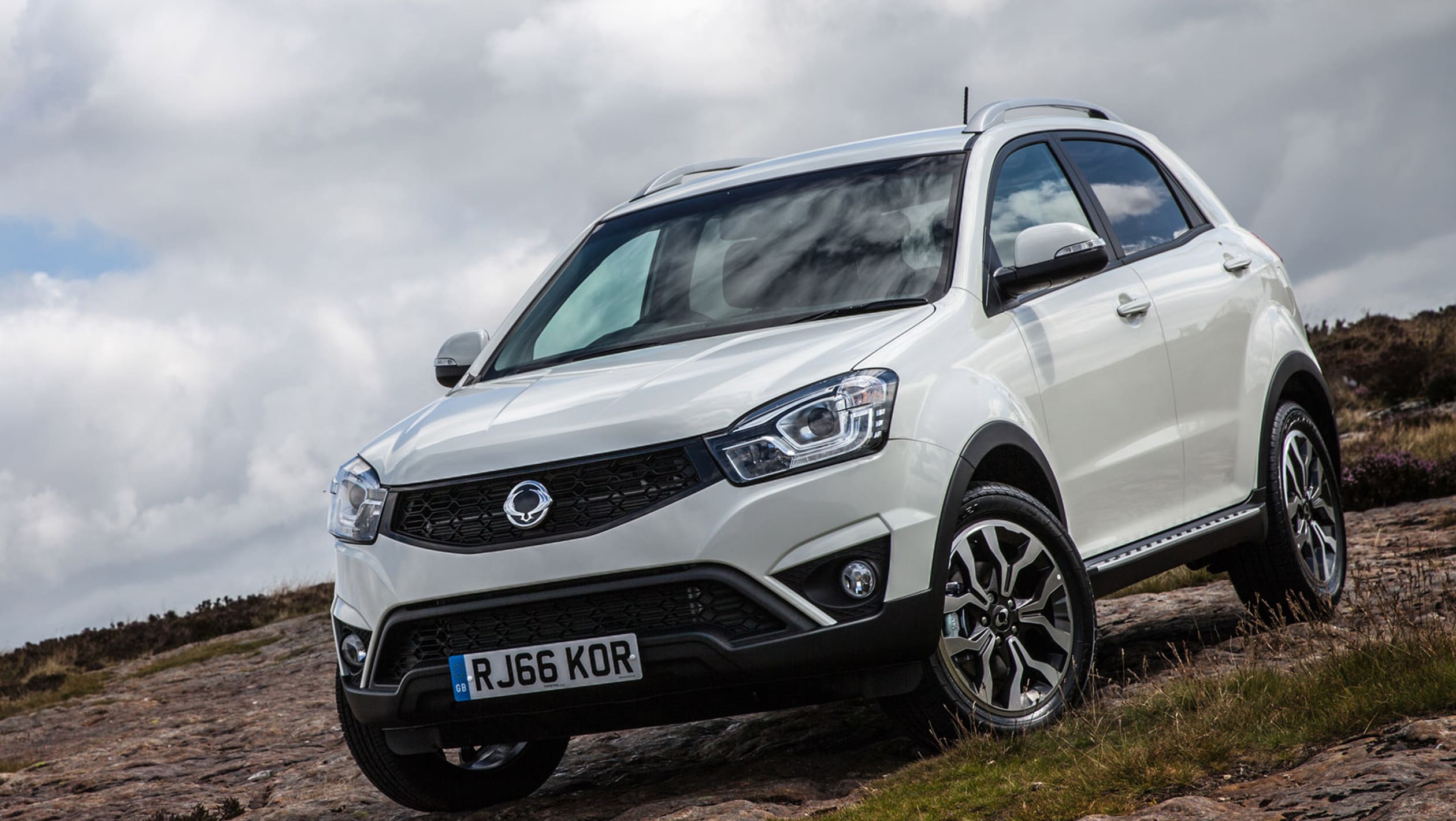 SsangYong Korando LE 2016 - pictures | Auto Express