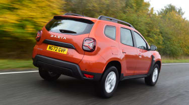 Dacia Duster and MG ZS - rear tracking
