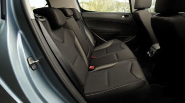 Peugeot 308 e-HDi back seats