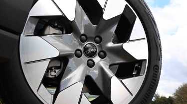 Ford Explorer - alloy wheel detail