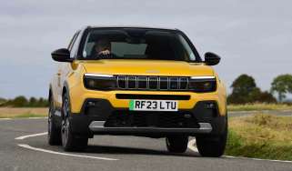 Jeep Avenger Summit – front cornering
