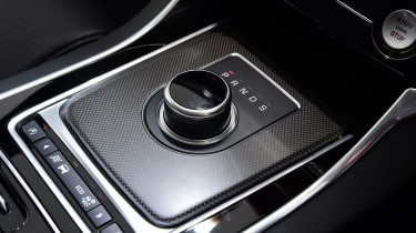 Jaguar XF 2016 - centre console