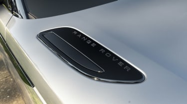 Range Rover Velar - bonnet vents