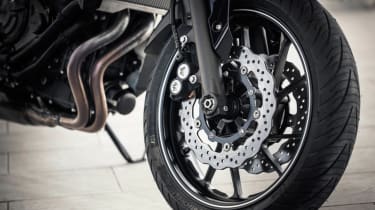Yamaha MT-07 review - front wheel package