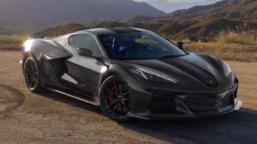 Chevrolet Corvette Grand Sport - grey front 3/4