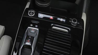 Audi Q6 e-tron - centre console