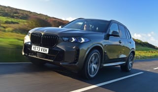 BMW X5 xDrive50e - front tracking