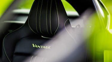 Aston Martin Vantage - seats