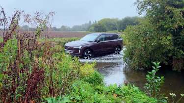 Volvo EX90 Ultra Twin Motor Performance - wadding through water